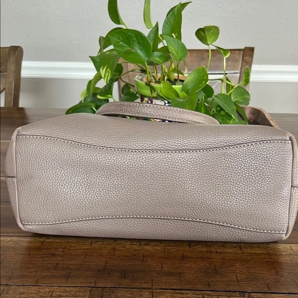 Tory Burch Brown Shoulder Bag with Pebbled Leather and Tassel - Picture 3 of 12